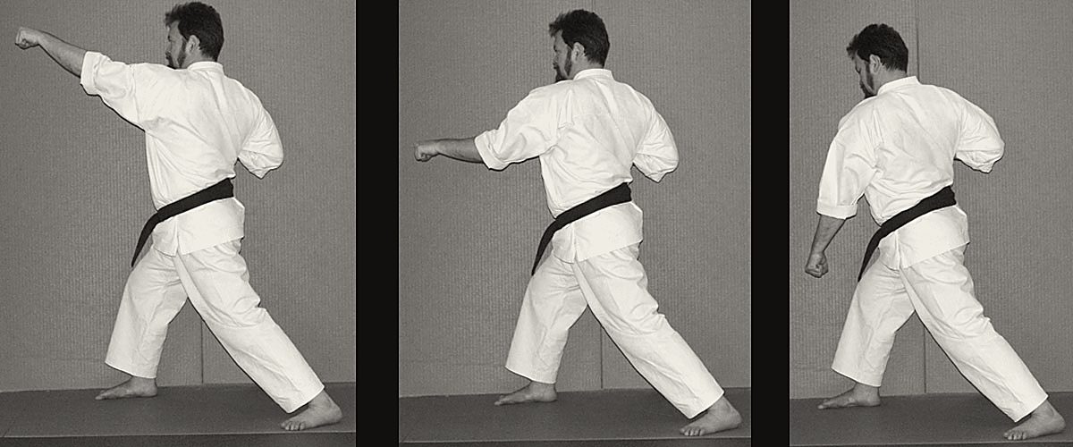 Lovitură de pumn (gyaku-tsuki) în Karate Kyokushin, demonstrație